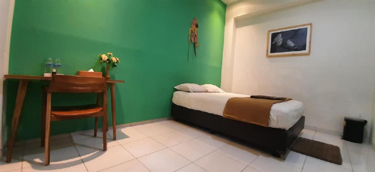The Cabin Tugu Hostel 요그야카르타 외부 사진